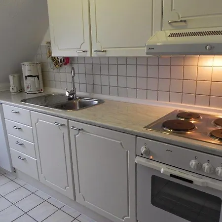 Apartment Ferienwohnung-nils-holgerson-mit-balkon-zwischen-strand-wald-wiese-im-suedosten-der-insel-ruegen