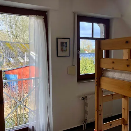 Apartment Ferienwohnung-nils-holgerson-mit-balkon-zwischen-strand-wald-wiese-im-suedosten-der-insel-ruegen