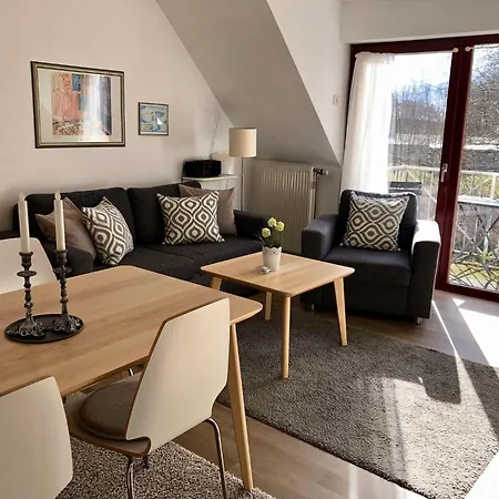 Ferienwohnung-nils-holgerson-mit-balkon-zwischen-strand-wald-wiese-im-suedosten-der-insel-ruegen Apartment *