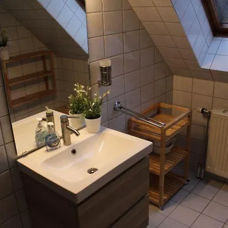 Ferienwohnung-nils-holgerson-mit-balkon-zwischen-strand-wald-wiese-im-suedosten-der-insel-ruegen * Gustow (Vorpommern-Rugen)