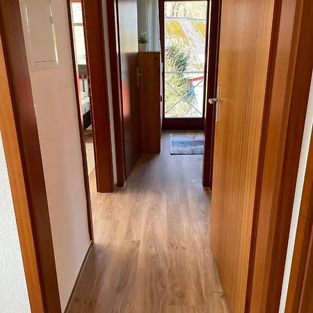 Ferienwohnung-nils-holgerson-mit-balkon-zwischen-strand-wald-wiese-im-suedosten-der-insel-ruegen